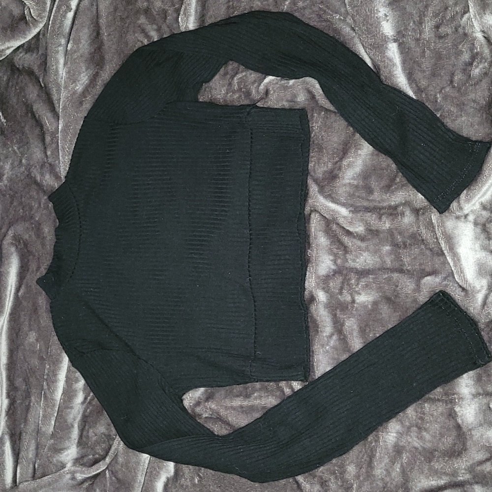Cropped long sleeves
